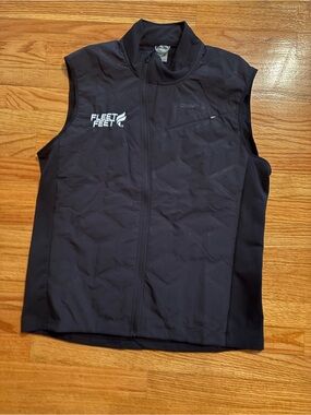Craft Men's Black Sleeveless Running Vest with Fleet Feet Logo